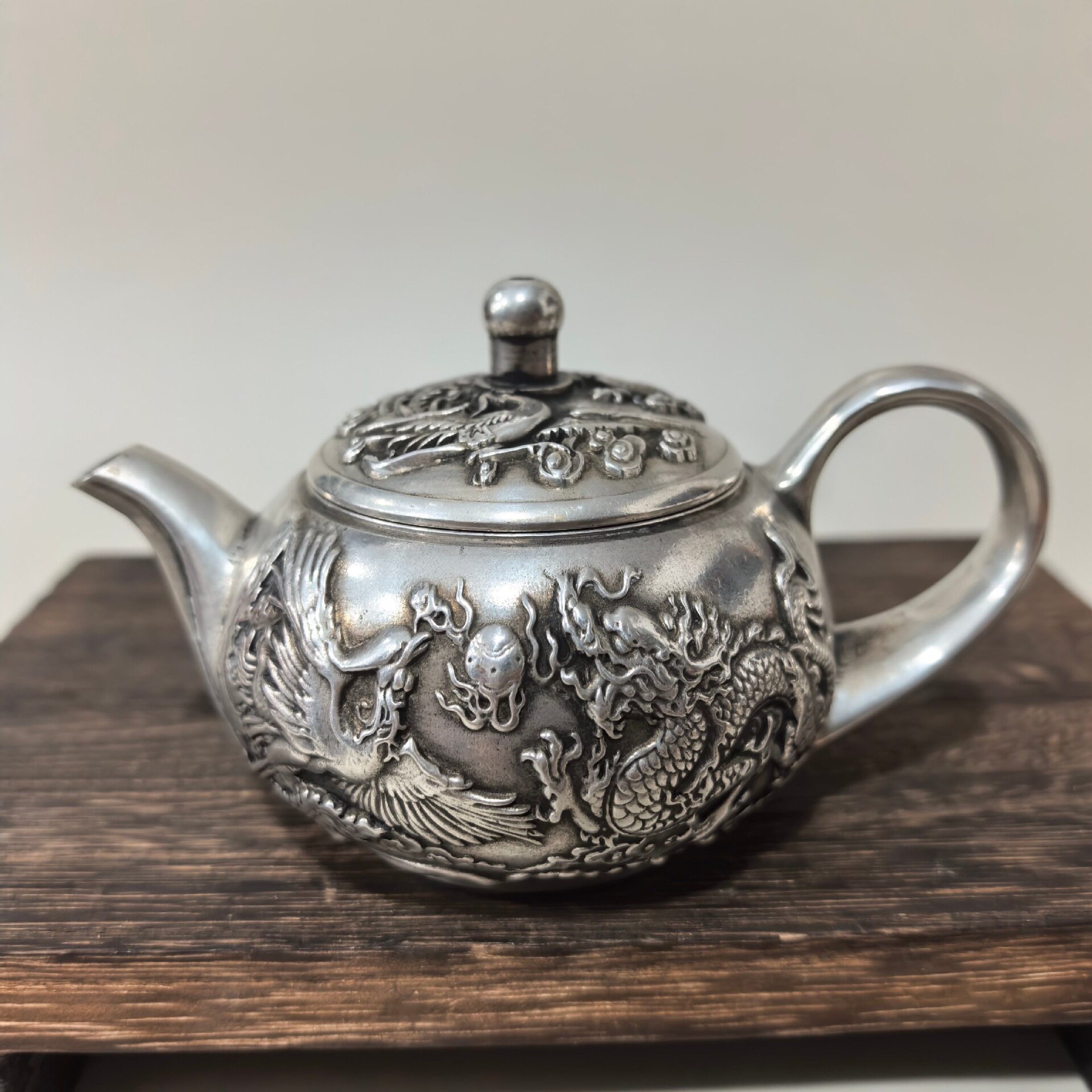 古玩杂项直销仿古做旧银器龙凤茶壶直销仿古银饰家居办公摆件