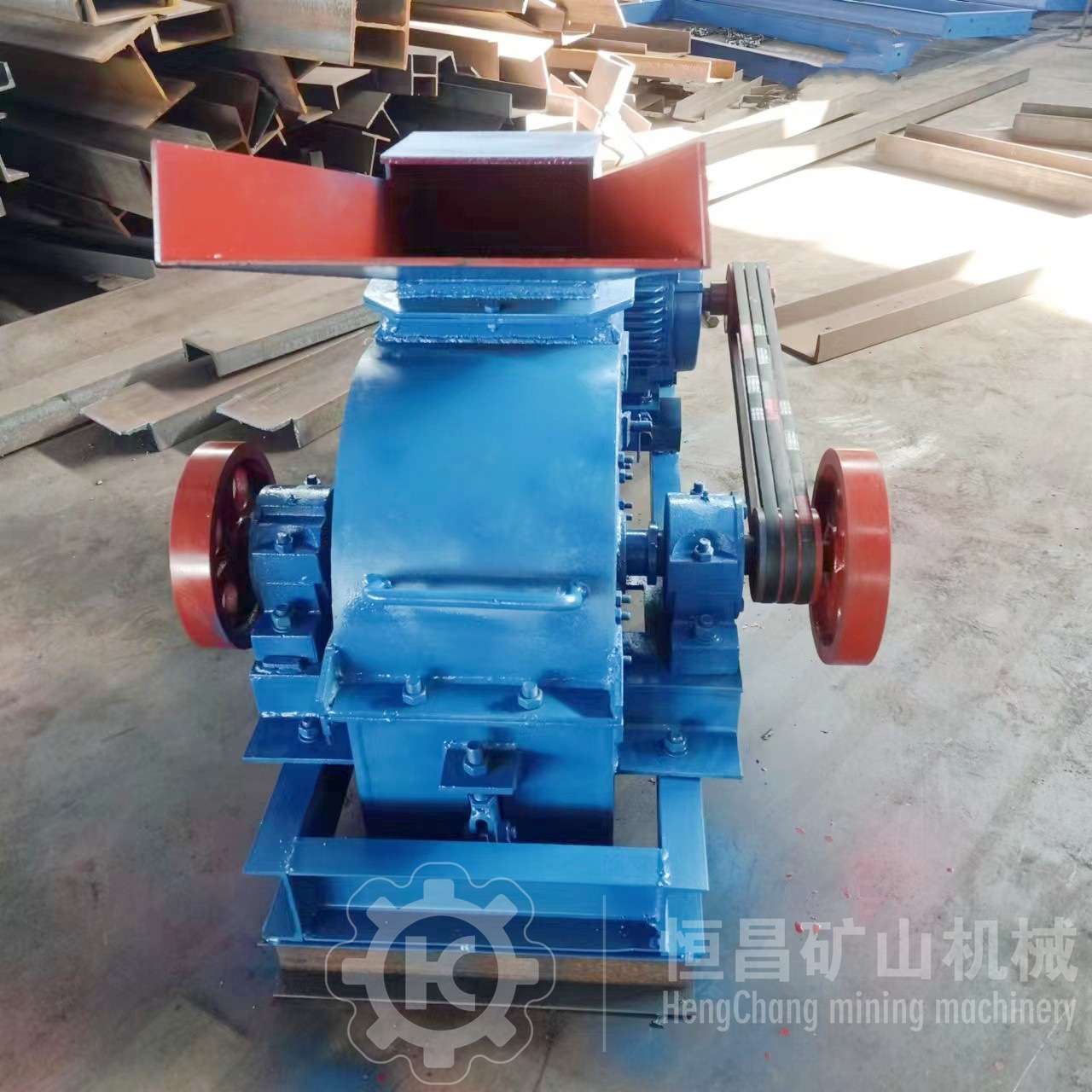 小型柴油动力石头粉碎机 大量出口锤式破碎机现货300×500型