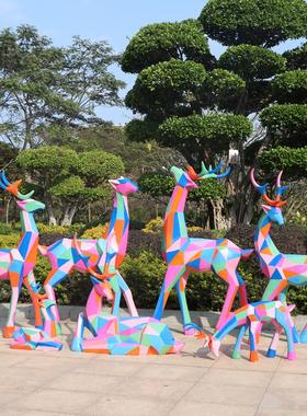 户外切面抽象鹿装饰摆件几何彩色雕塑七彩块面鹿公园商场美陈落地