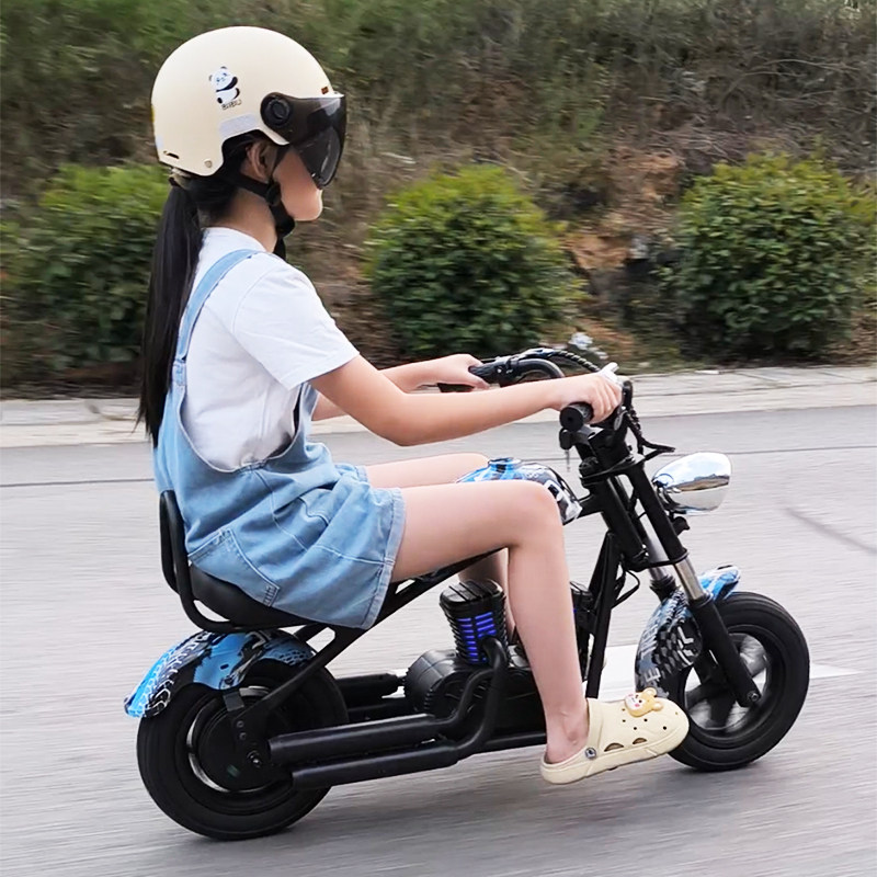 人类幼崽谁见谁爱的哈雷电动车