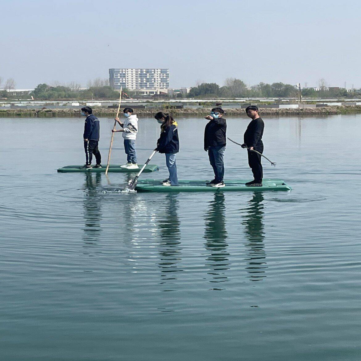 水上钓鱼浮台 塑料平板船 牛筋加厚 水草色钓鱼撒网泡沫船