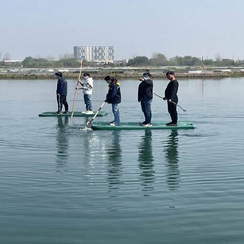 水上钓鱼浮台 塑料平板船 牛筋加厚 水草色钓鱼撒网泡沫船