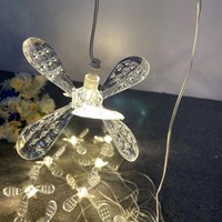 熱銷新款婚慶道具水晶亞克力六葉草吊燈婚禮現(xiàn)場吊頂裝飾布置發(fā)光