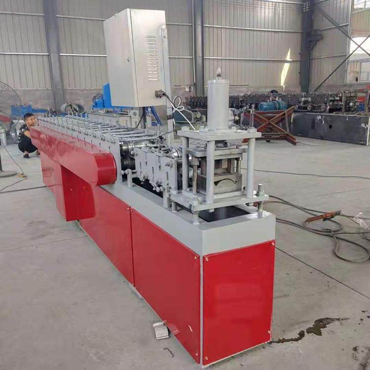 供应卷闸门机械设备抗风卷帘门成型机门片机器厂家