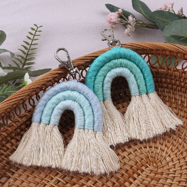 新品Hot selling Rainbow Keychains Women Handmade Boho Key