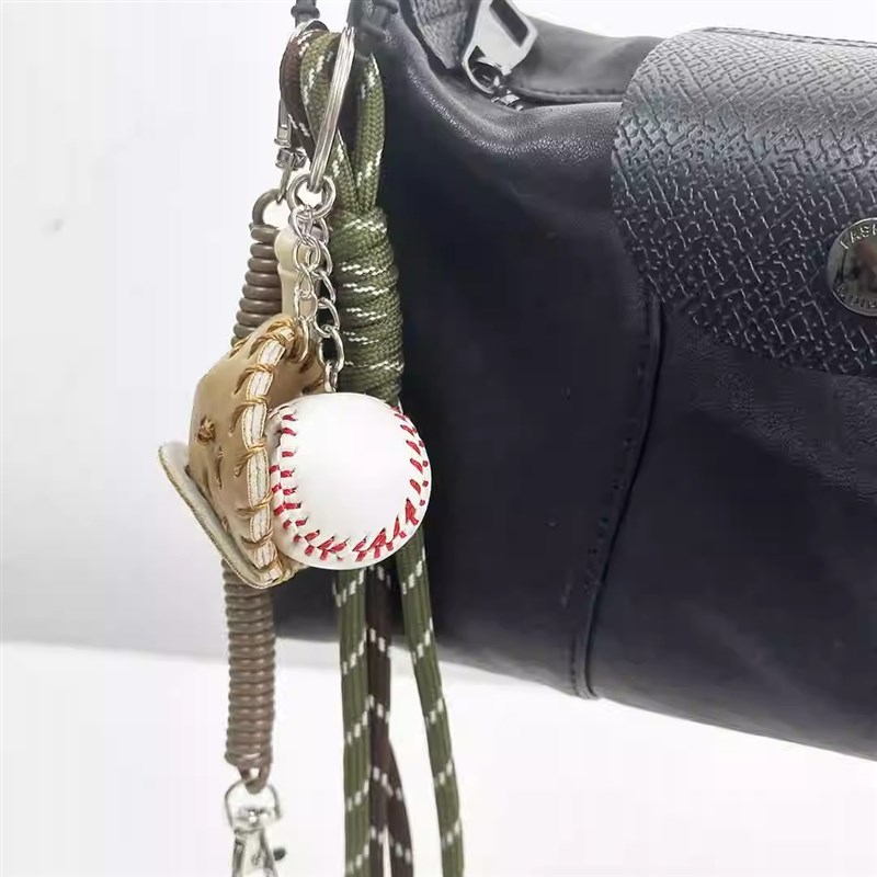 热销女包棒球钥匙扣简约汽车钥匙链手工皮挂件钥匙圈环挂饰扣