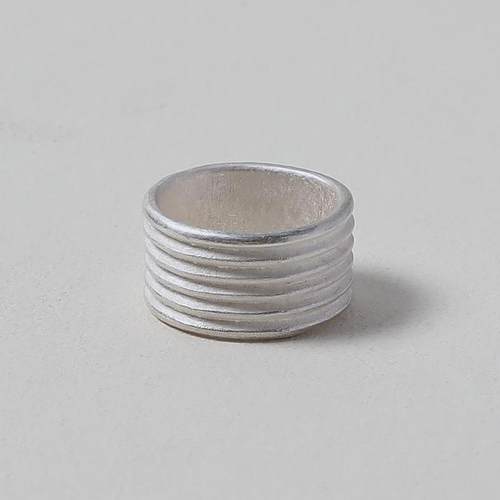 OLIO E ACETO油醋汁 · 纯银棱纹宽戒指