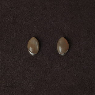 榛果耳钉 ACETO油醋汁·OUDE 合作系列 黑牛角白牛角 WAAG OLIO