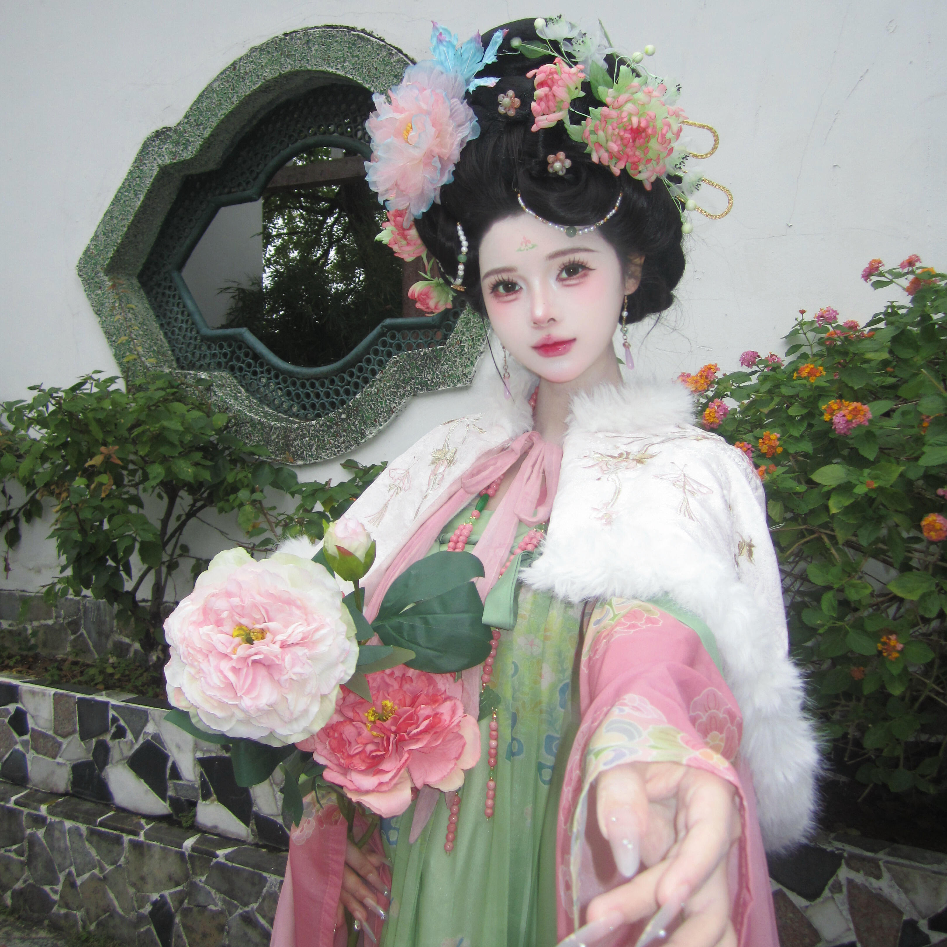 新中式冬汉服，绒暖雅致显国风