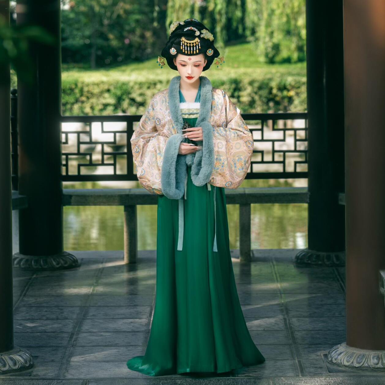 新中式冬汉服，绒暖雅致显国风