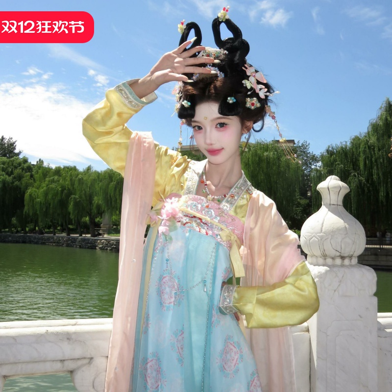 一袭汉服惊艳时光古韵自来