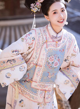 清代汉服女宫廷格格服两件套清朝延吉公主旅拍北京故宫马甲旗袍