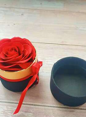 Hongren Yongsheng Flower Hugging Bucket Rose Tanabata Valent