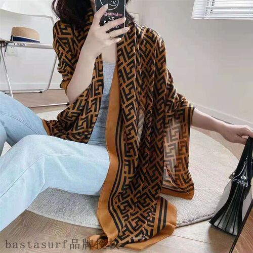 极速Simulation silk scarf spring and summer new fashion vers