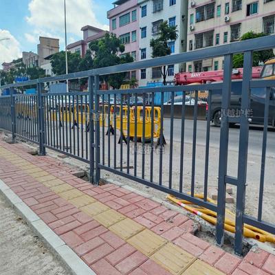 深圳东莞港式护栏实心镀锌钢交通围栏人行道马路中央隔离防撞栏杆