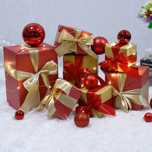 圣诞节装饰礼品盒摆件圣诞树礼盒堆头橱窗美陈礼物包装盒场景布置