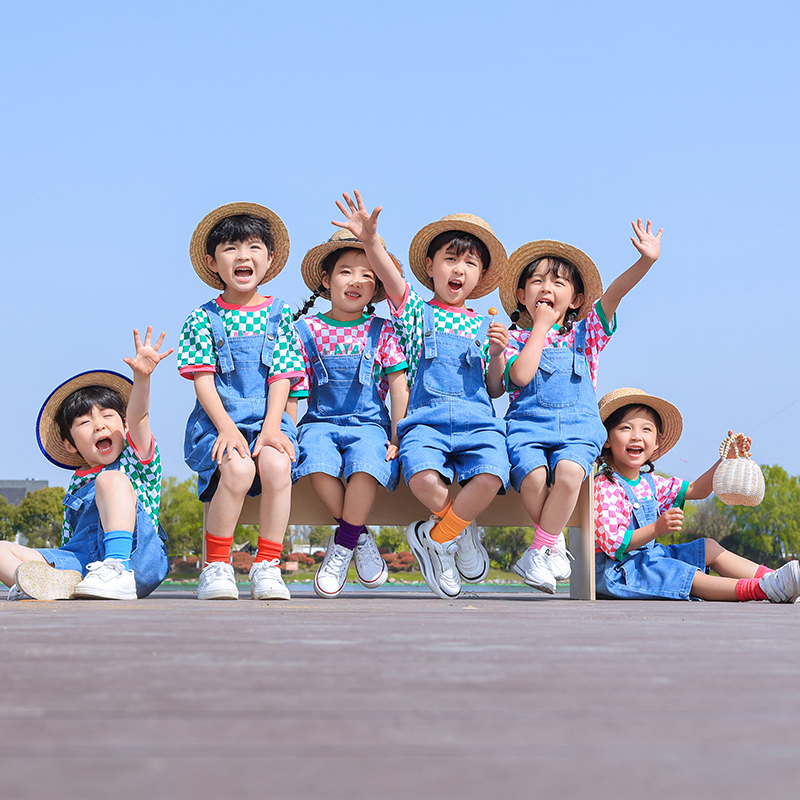 六一儿 童节演出服幼儿园毕业照小学生团体啦啦队开幕式比赛服装
