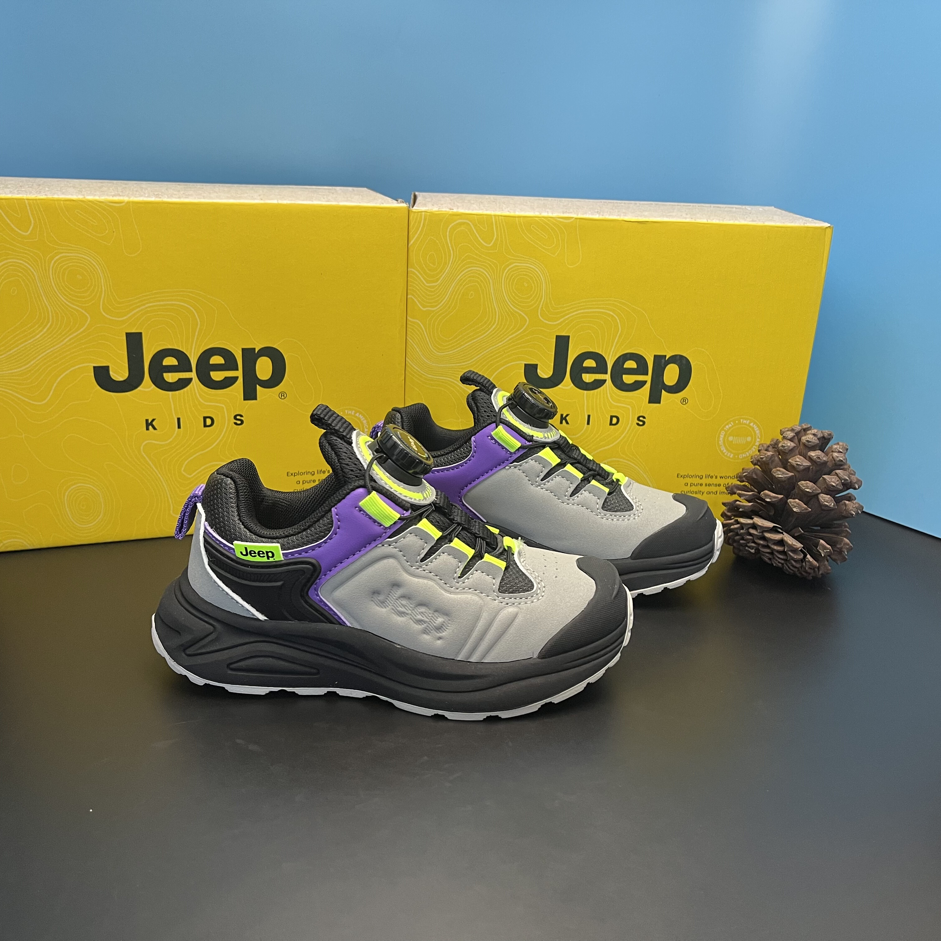 撤柜儿童鞋子2025新款皮面纽扣鞋男童运动鞋秋季软底男孩跑步鞋子