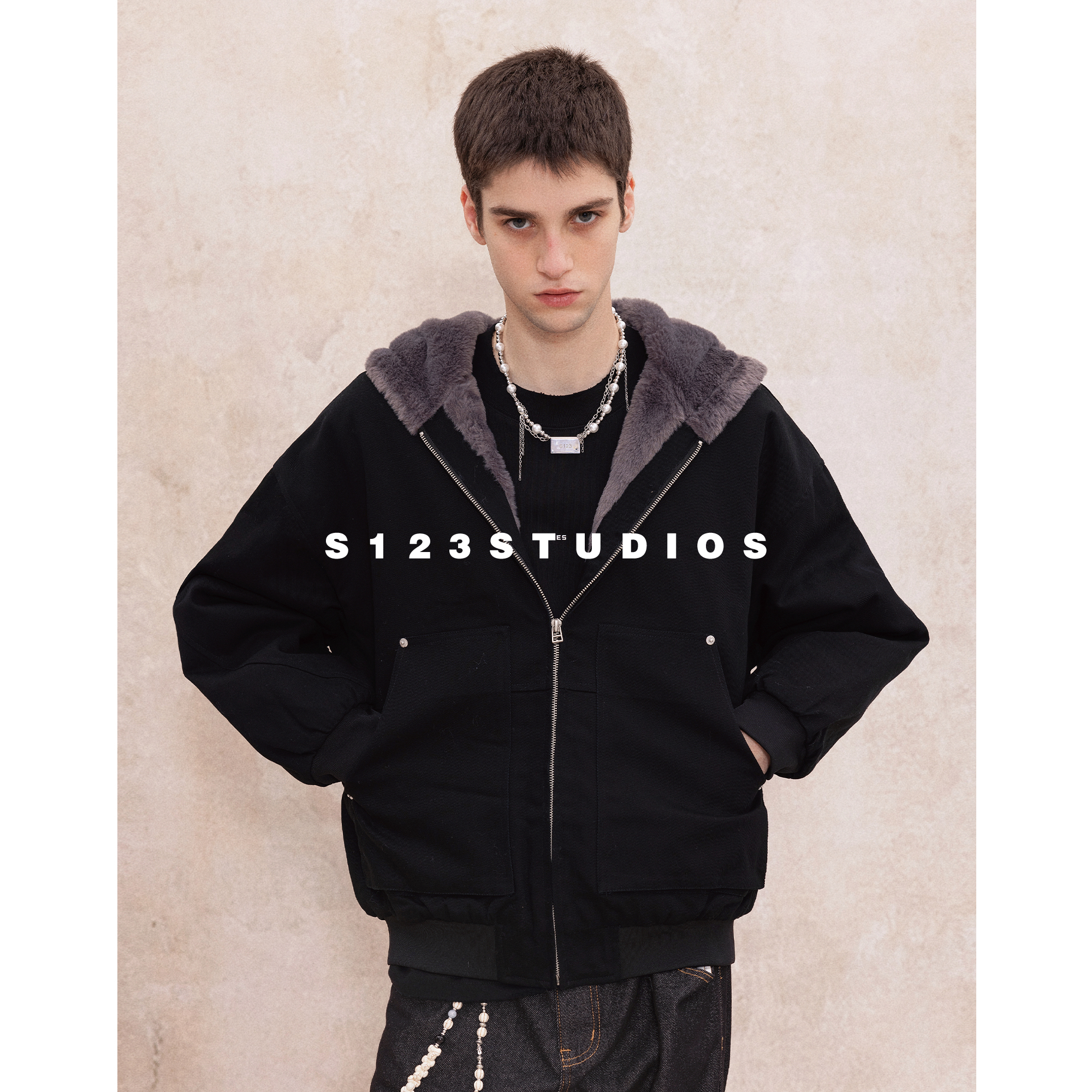 石纹座山雕连帽棉服夹克