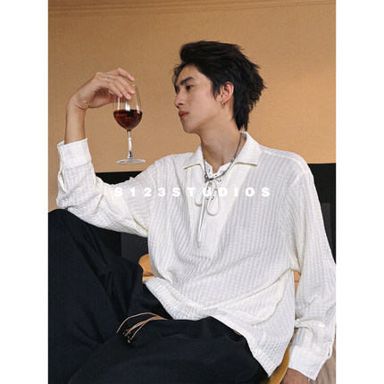 S123高级感松弛白色纹理褶皱抽绳设计套头衬衫男防晒上衣