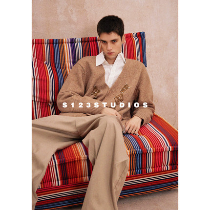 S123 学院氛围感菱型格立体钉珠设计感针织羊毛开衫痞帅毛衣外套