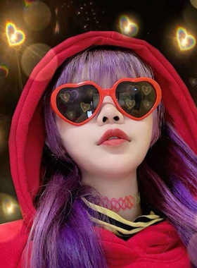 新款二次元同款爱心墨镜时尚高级感网红拍照个性创意太阳眼镜