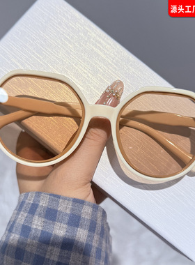 新款大脸显瘦款太阳眼镜街拍复古女小框奶茶墨镜时尚遮阳眼镜