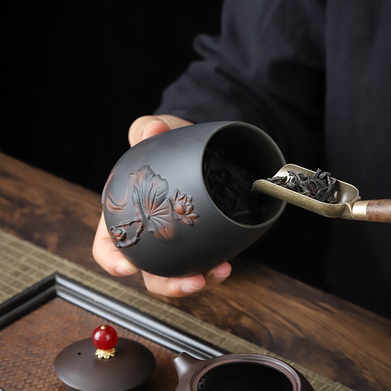 紫砂陶茶叶罐便携式小号旅行茶迷你复古普洱浮雕散醒茶罐密封罐