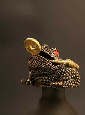 直销新款黄铜叼钱三足金蟾摆件 客厅迎宾桌办公室招财摆件工艺品