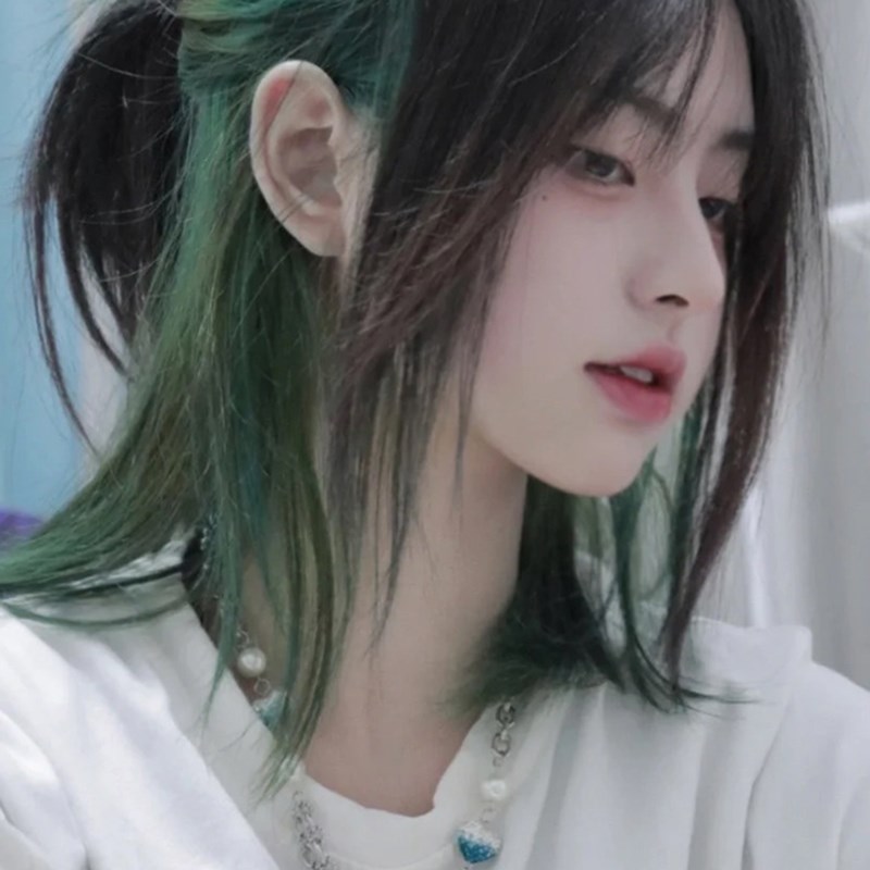 日系狼尾假发女鲻鱼头网红锁骨发高层次帅气潮酷绿色挑染全头套式