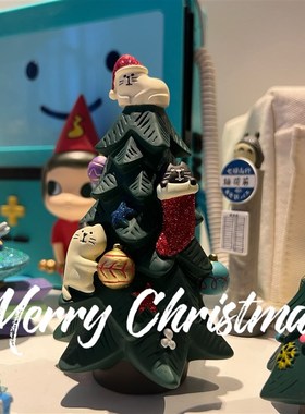 满大一棵圣诞树三只小猫松树糖果桌面公仔圣诞节装饰小摆件