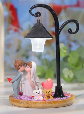 新款直销创意情侣摆件圆盘带灯可亮光情侣节庆婚庆礼物摆件桌面中