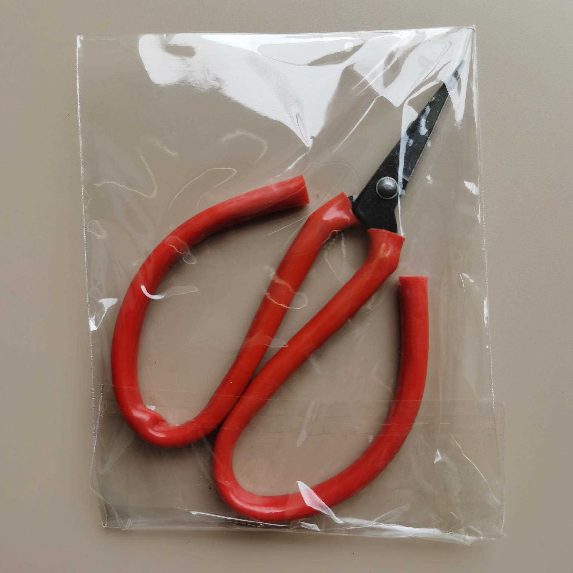 新款直销剪纸专用剪刀刀尖儿加保护套手柄用环保软管每把OPP袋包