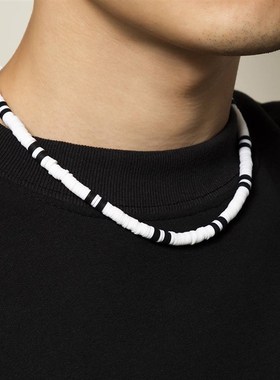 ckWhite Chunky Necklace Fashion Jewelry on the Neck Collar
