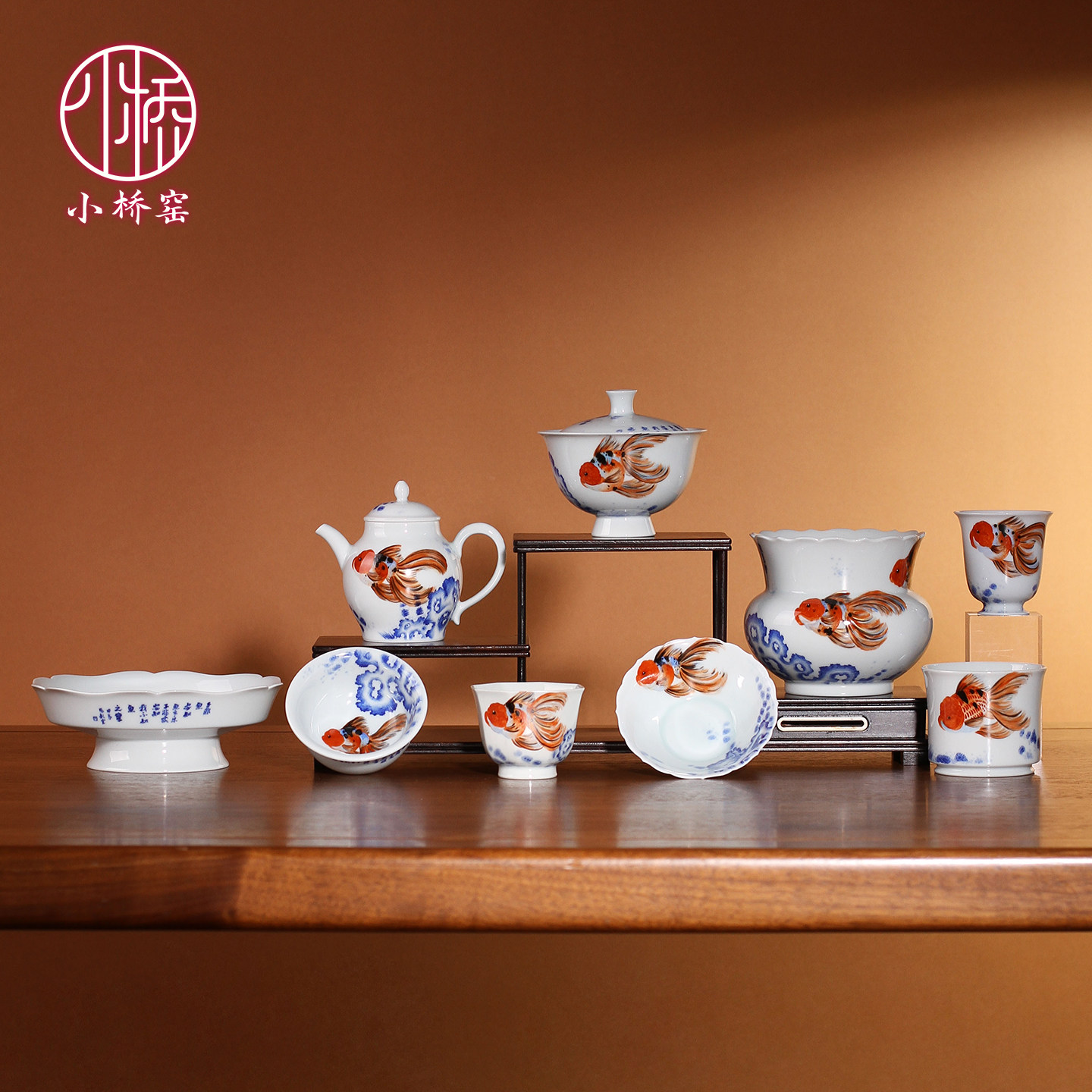 小桥窑张彩云青花加彩鱼乐图金鳞戏舞太湖石矾红描金泰狮鱼茶具