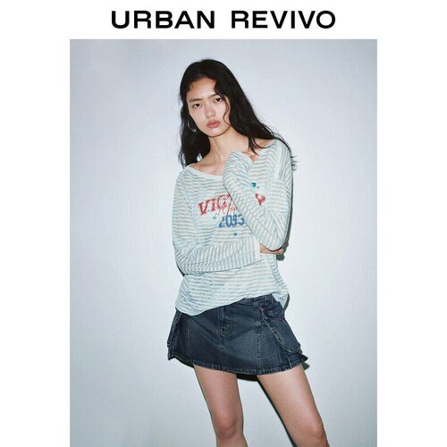 UR2026夏季新款女装潮流美式复古做旧印花条纹斜肩T恤UYV460096