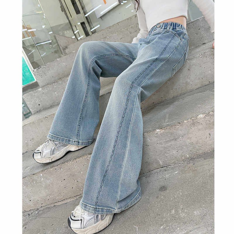 女童牛仔裤春秋款2026新款洋气喇叭裤儿童中大童今年流行麻花裤子