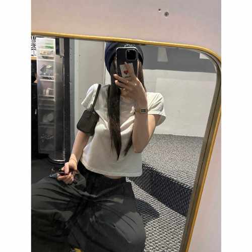 范吸吸/招牌松弛T/女装夏季2026新款上衣短款白色短袖T恤