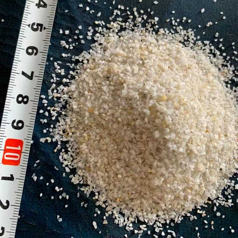 新款直销供应水处理石英砂 喷砂草坪砂石英砂原料 耐火材料熔融石