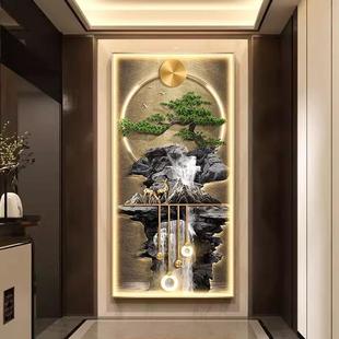 水现对代轻财20240914奢流生走廊玄关装饰画迎客松正门入户带灯发