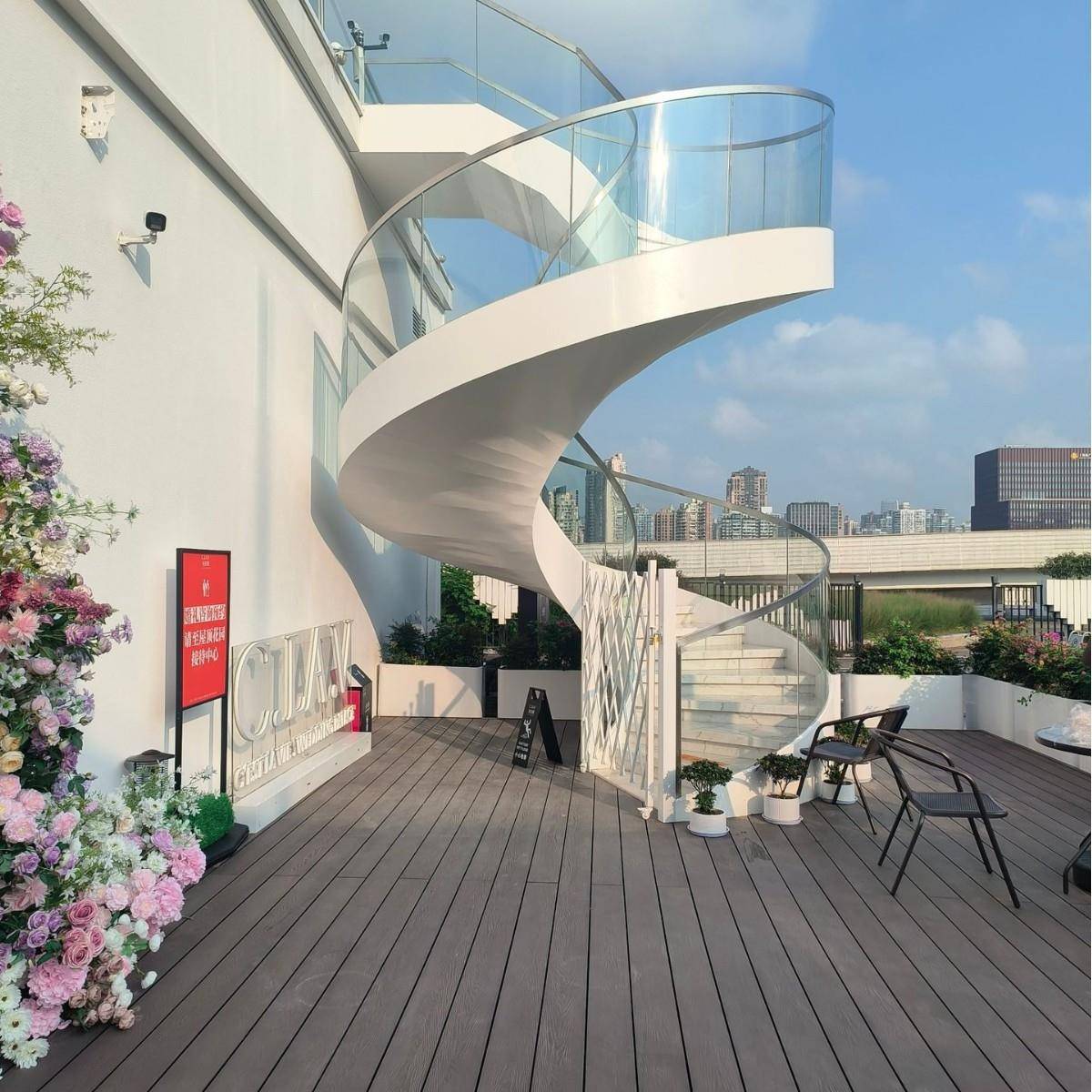 螺纹不锈钢钢结别构旋转梯化墅酒店钢玻璃护栏栏楼无品牌/杆现代