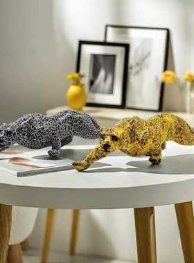 新款直销新款创意现代仿真豹子摆件家居酒柜客厅书房长颈鹿头摆设