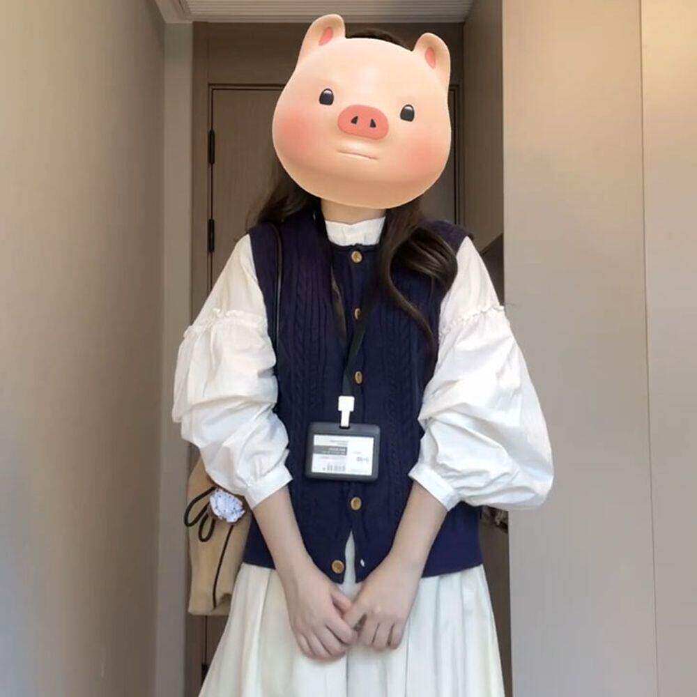 韩版简约通勤宽松软糯针织背心马甲毛衣女秋冬白色衬衫两件套装