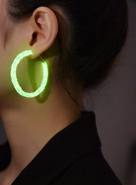 Y2K个性风夜光树脂环形合金女士耳环适合女士女生沙滩度假通勤