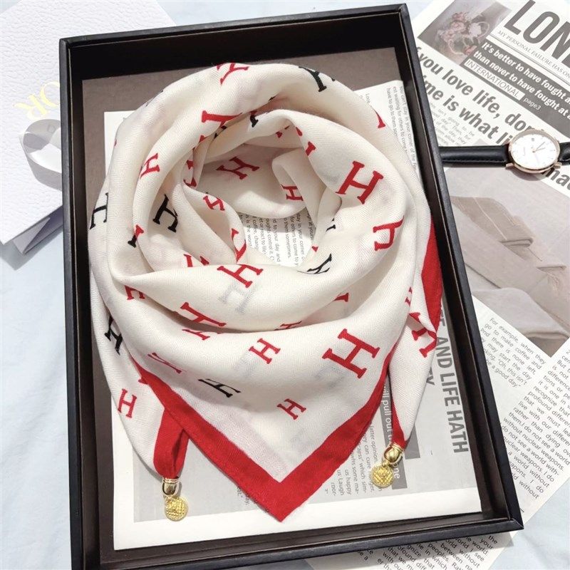 丝巾女2025新款波点系脖磁吸扣棉麻蕾丝春秋方巾护颈高级时尚围脖,服饰配件/皮带/帽子/围巾,防晒脖套,淘宝优惠券,粉丝福利购,淘宝优惠卷