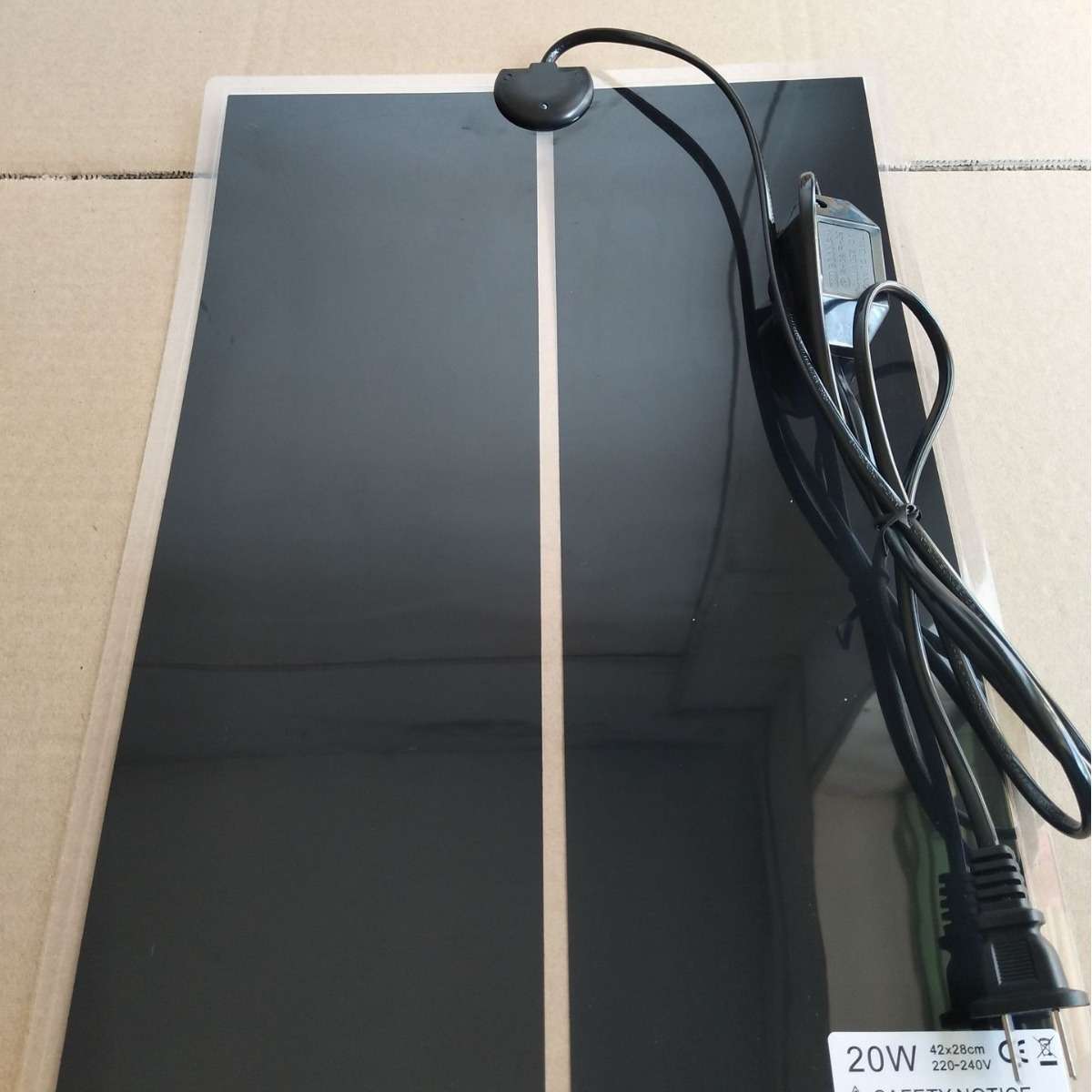 英规工厂宠物加热垫片42*28cm 20W 220V带调温开关现货爬虫发热垫