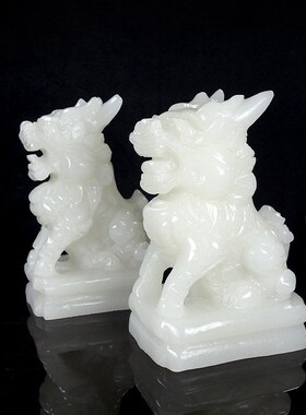 天然玉石麒麟摆件纯手工雕刻玉石麒麟招财镇宅客厅电视柜酒柜装饰