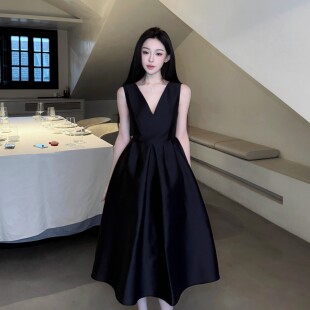 黑色V领缎面礼服裙显瘦赫本风 浓情华尔兹 YOUENBB 小鱼饱饱