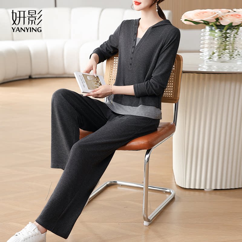 妍影妈妈秋装运动卫衣套装中老年女装两件套套头宽松型常规袖连帽