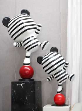 直销新款现代简约条纹气球熊摆件卡通雕塑样板房客厅落地大堂轻奢